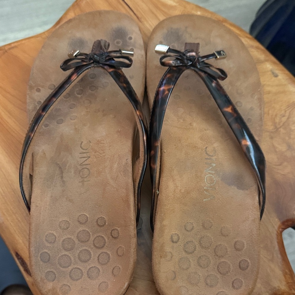 Vionic Women's Tortoise Shell Sandals - image 1